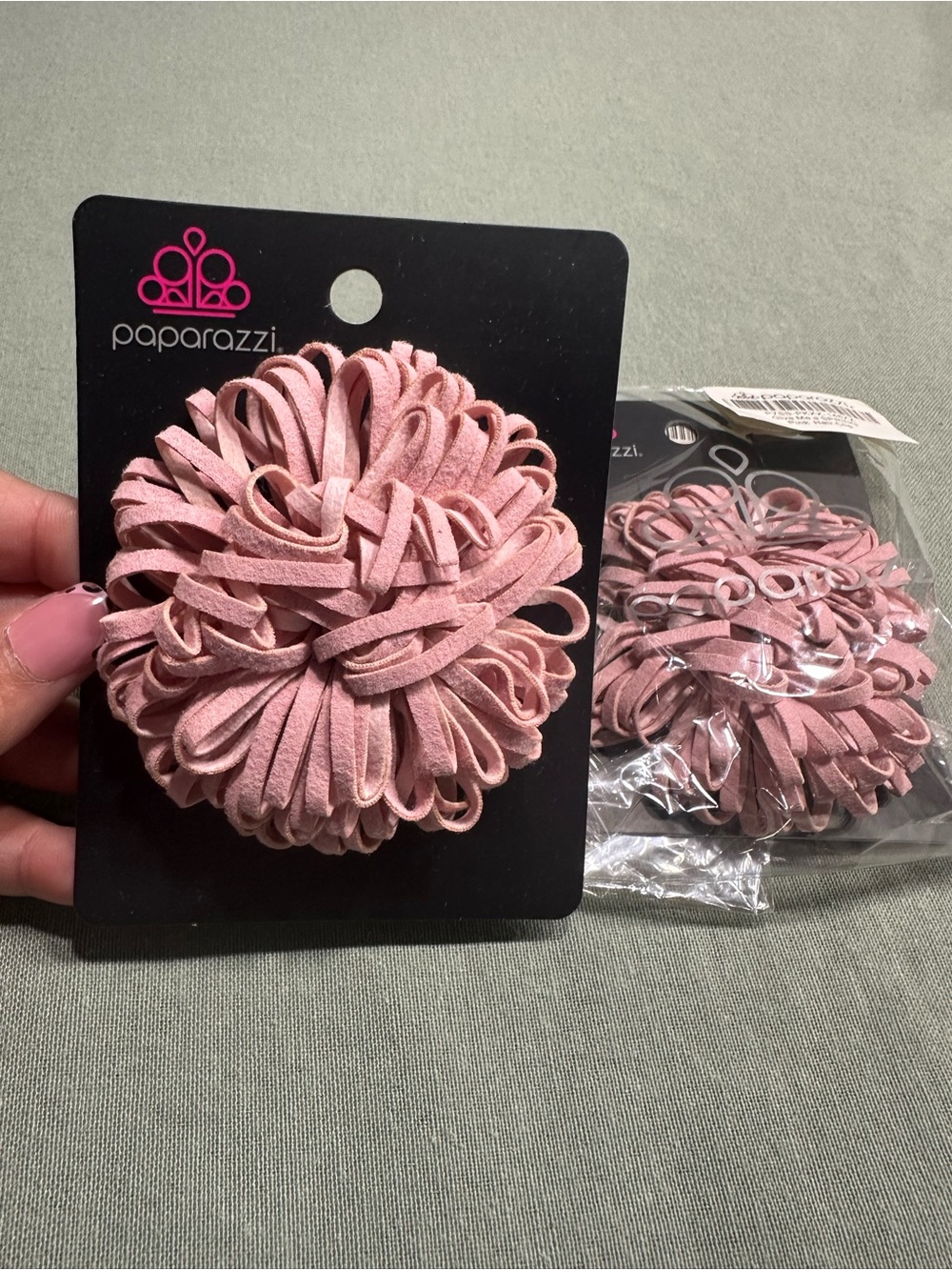 paparazzi Blush Pink Loop Floral Hair Clip